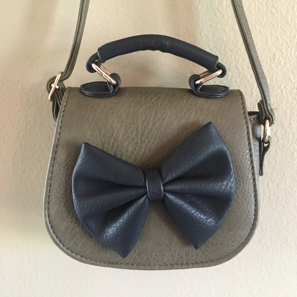 Green crossbody with black bow - Picture 4 of 6